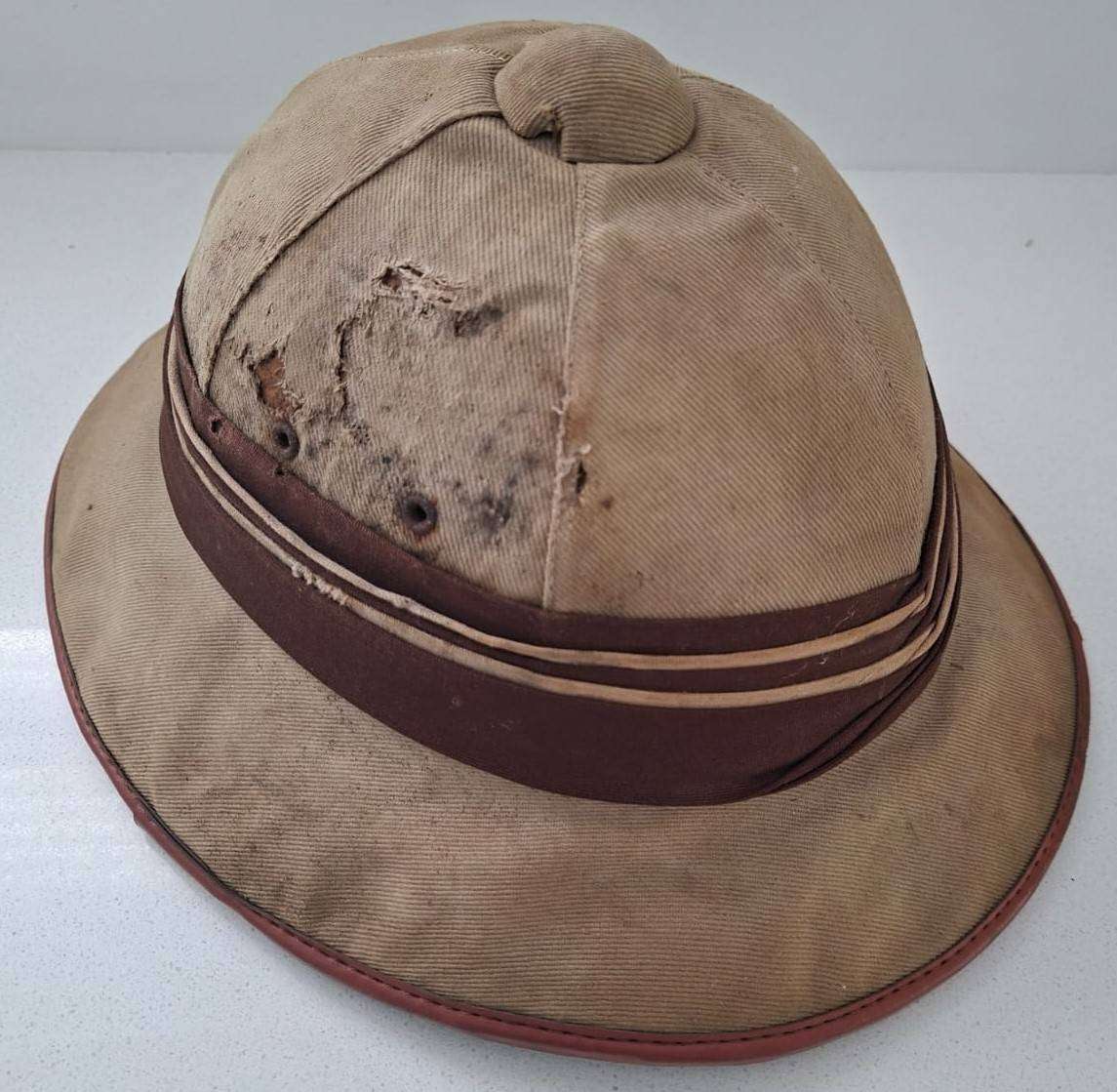 Old Rhodesia Army Pith Helmet - Size 59