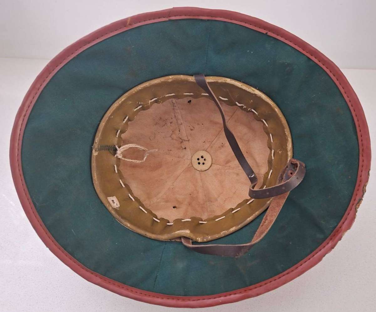 Old Rhodesia Army Pith Helmet - Size 59