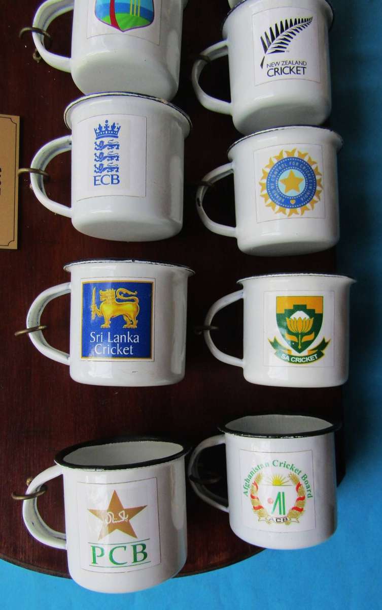 2019 Cricket World Cup Plaque with 10 Metal Cups