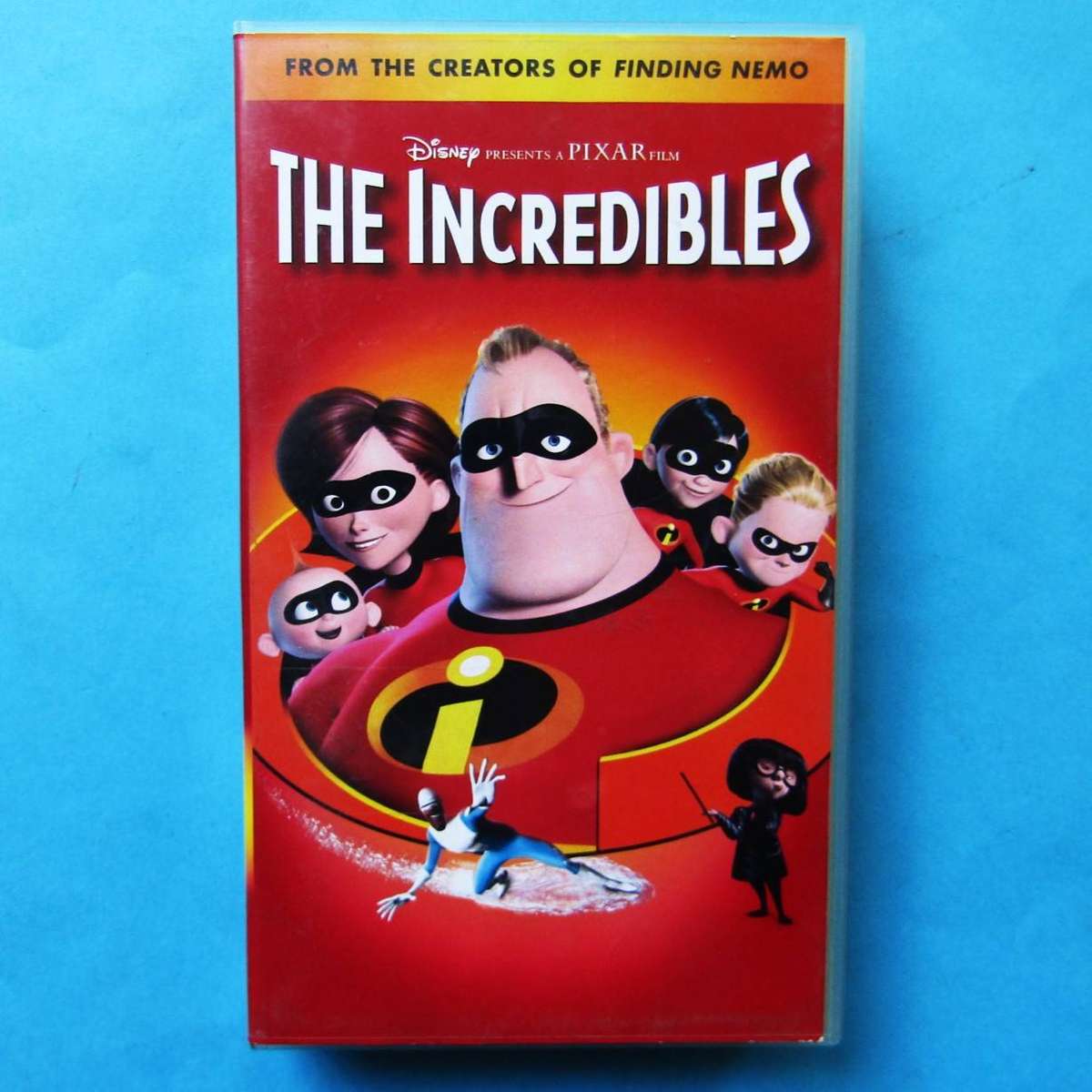 The Incredibles - Disney Movie VHS Tape (2005)