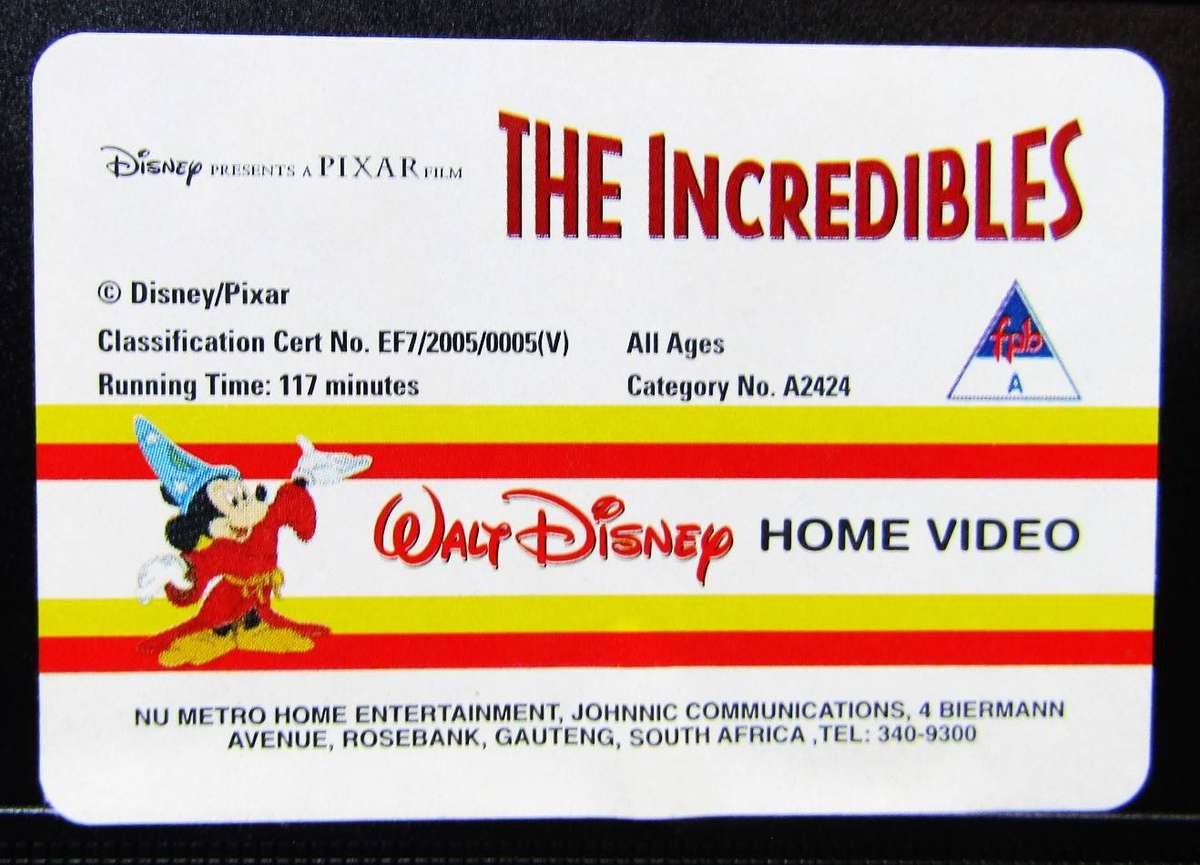 The Incredibles - Disney Movie VHS Tape (2005)