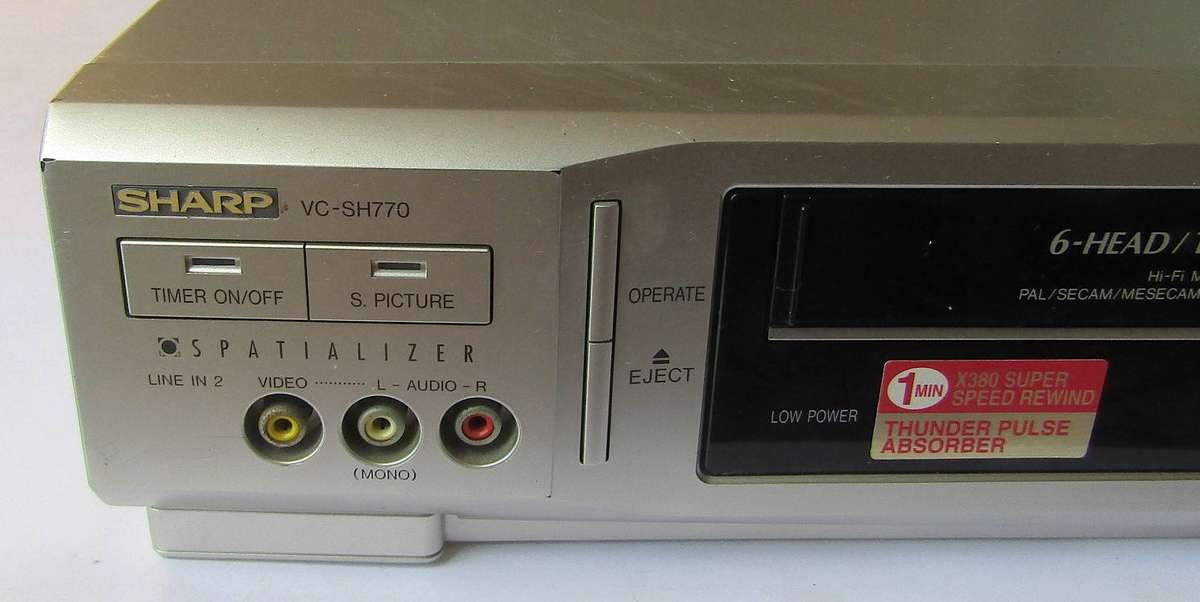 Sharp VCR Video Cassette Recorder / VHS Player - Working