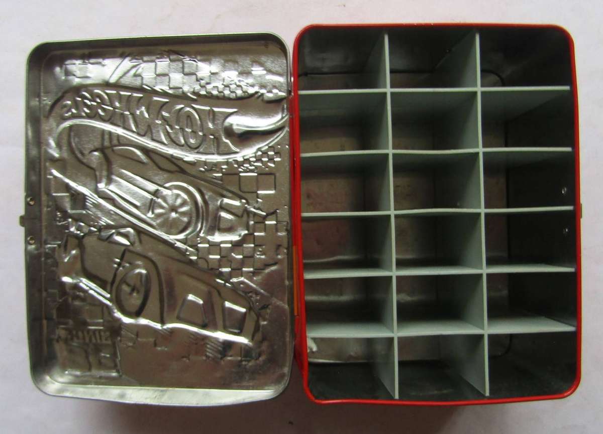 2017 Hot Wheels Carry Case for 18 Cars