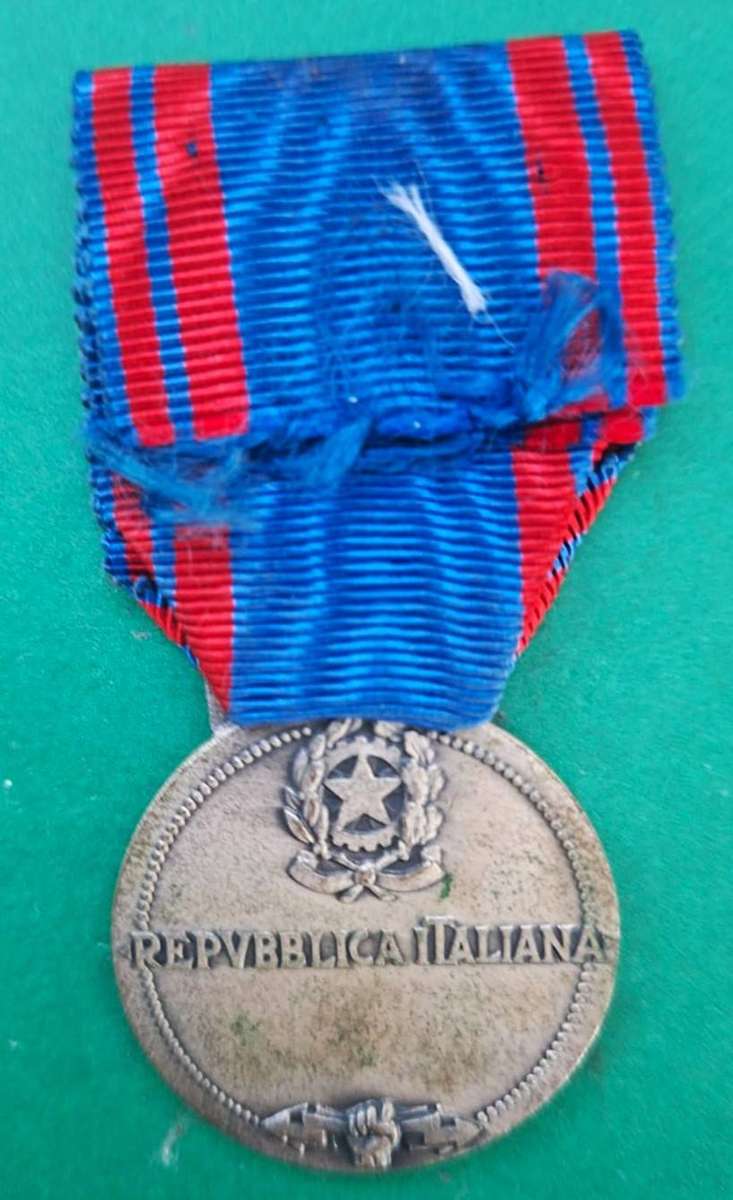 Italian Airforce Al Valore Aeronautico Full Size Medal