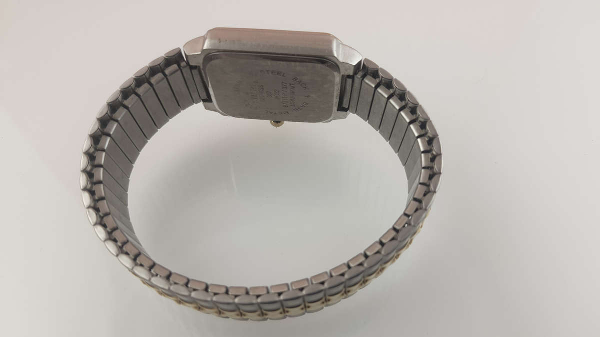 SHARP DIAMOND QUARTZ WATCH