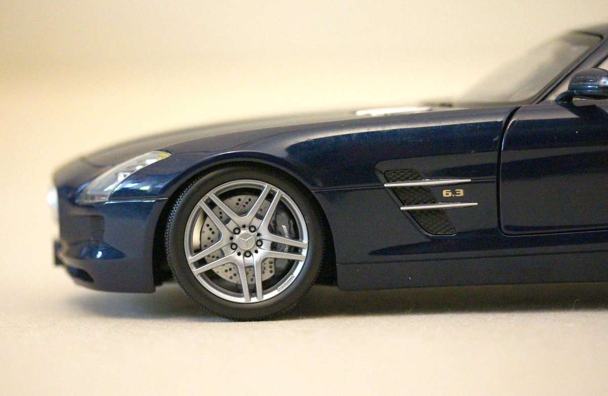 1:18 Minichamps Mercedes-Benz SLS AMG