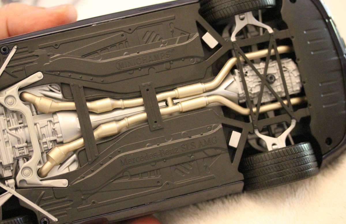1:18 Minichamps Mercedes-Benz SLS AMG