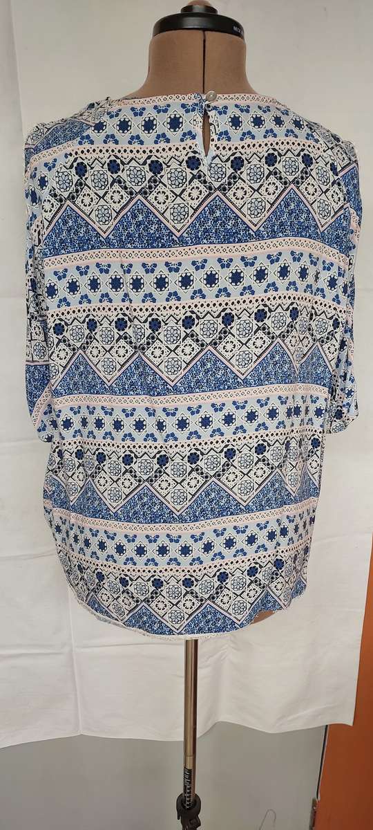 Ladies MILADYS Printed blouse Size 16/40