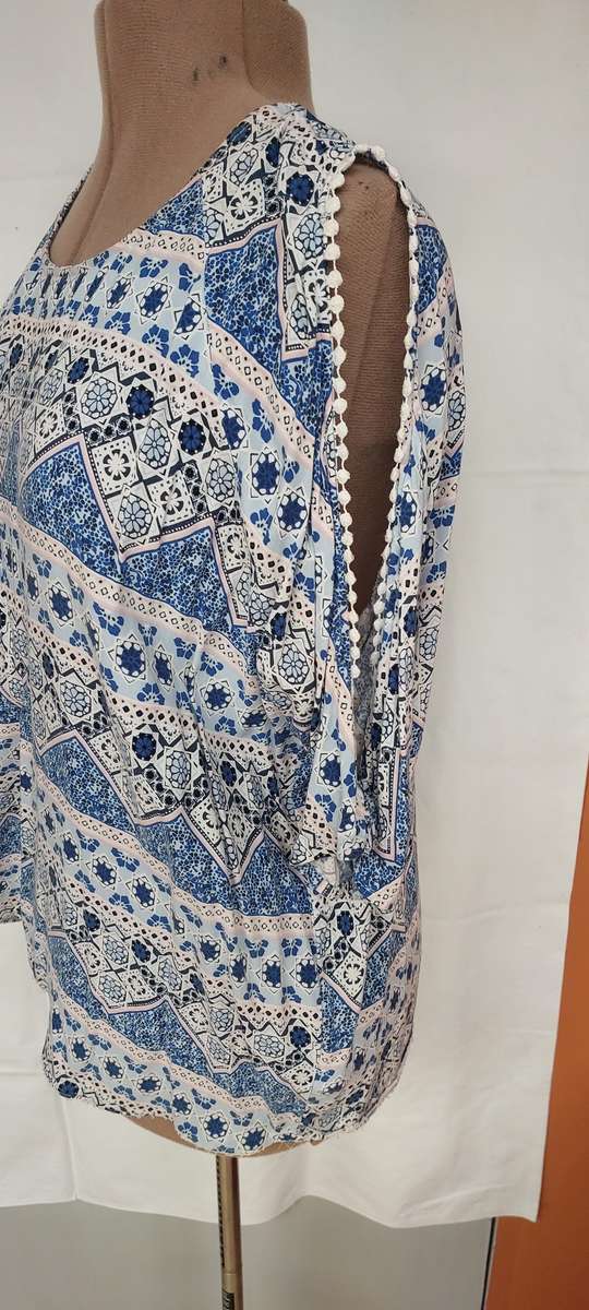 Ladies MILADYS Printed blouse Size 16/40