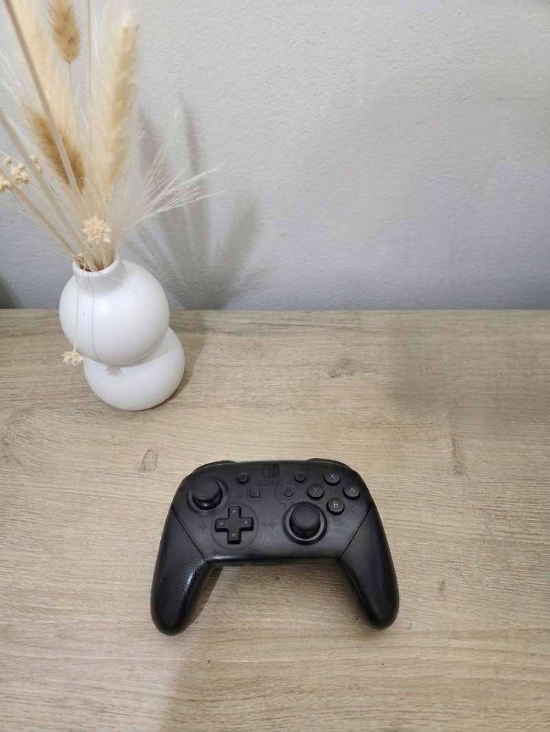 Nintendo Switch Pro Controller - Wireless Gamepad