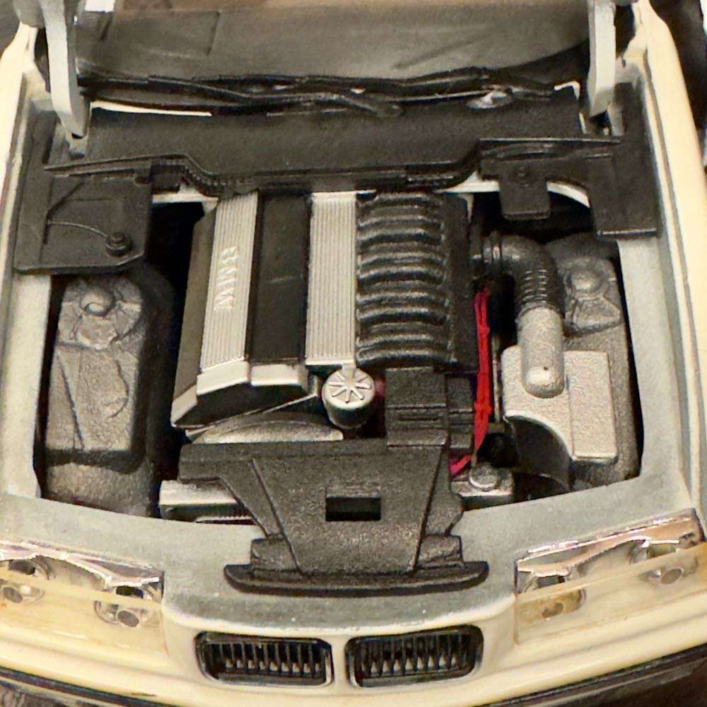 *NO RESERVE Maisto 1993 BMW 325i 1:18