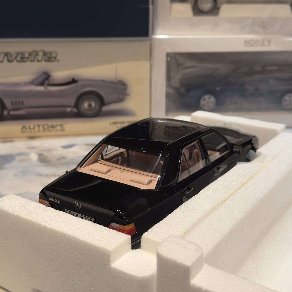 1/18 Mercedes Benz 500 E by Norev