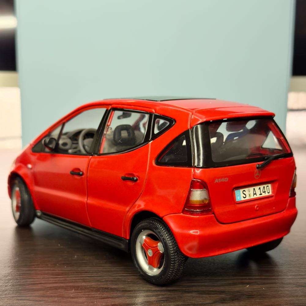 *No Reserve 1:18 Mercedes Benz A-Class Model Car