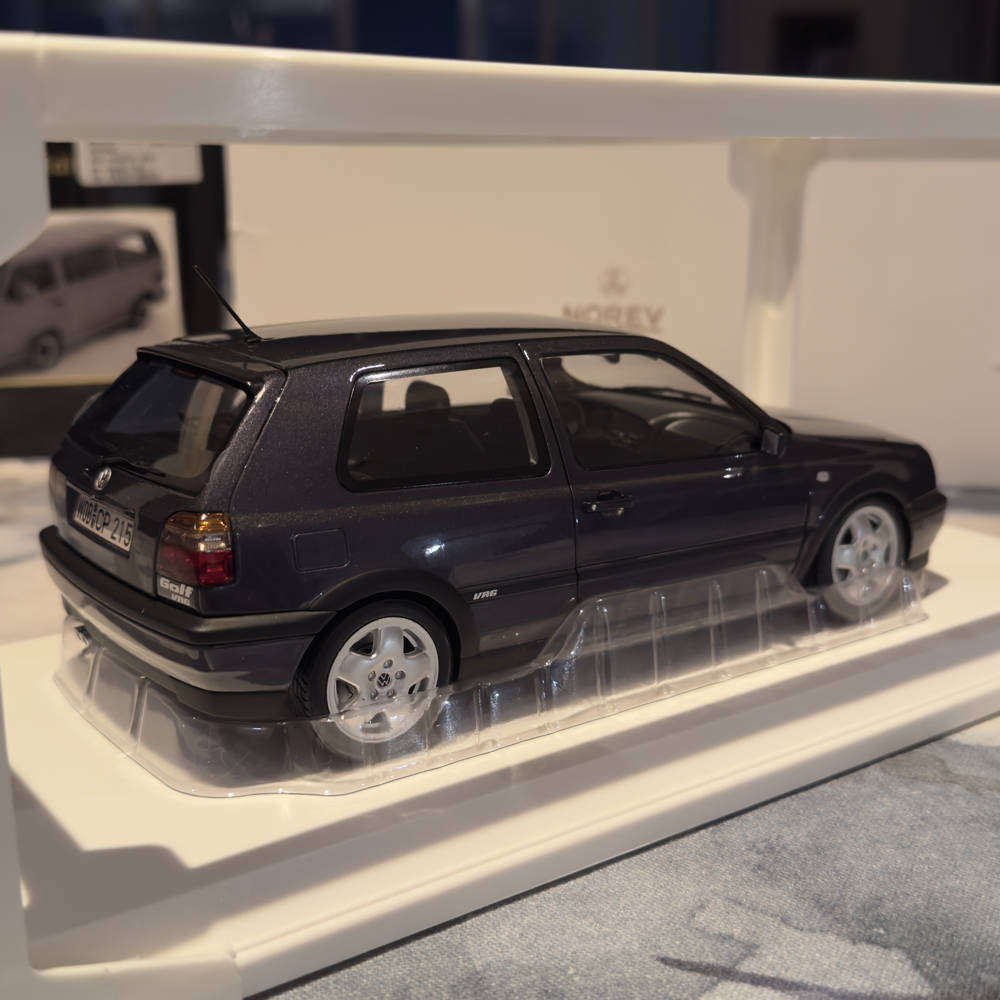 1/18 Volkswagen Golf 3 VR6 by Norev