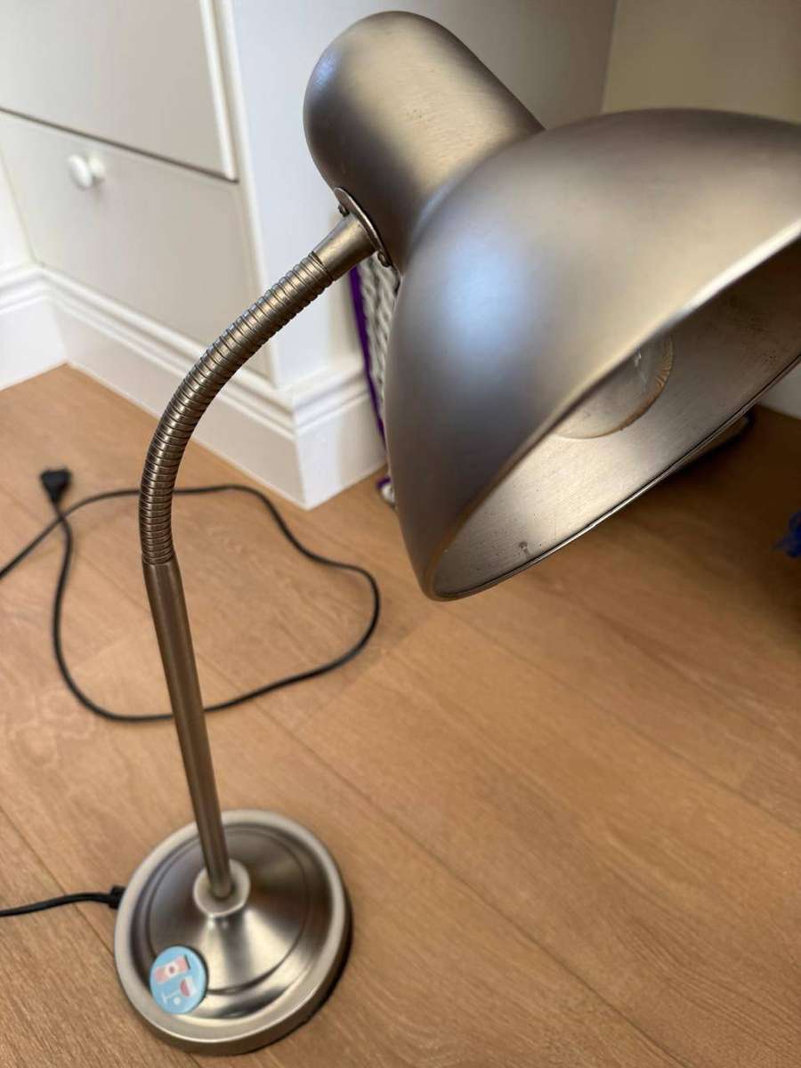 DESK LAMP