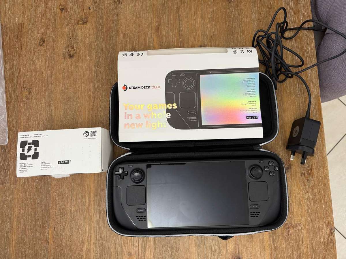 Steam Deck OLED Game with 8 loaded games