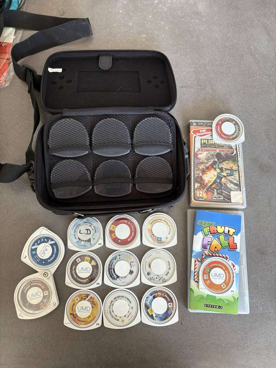 PSP Bundle - Games and Carry Bag