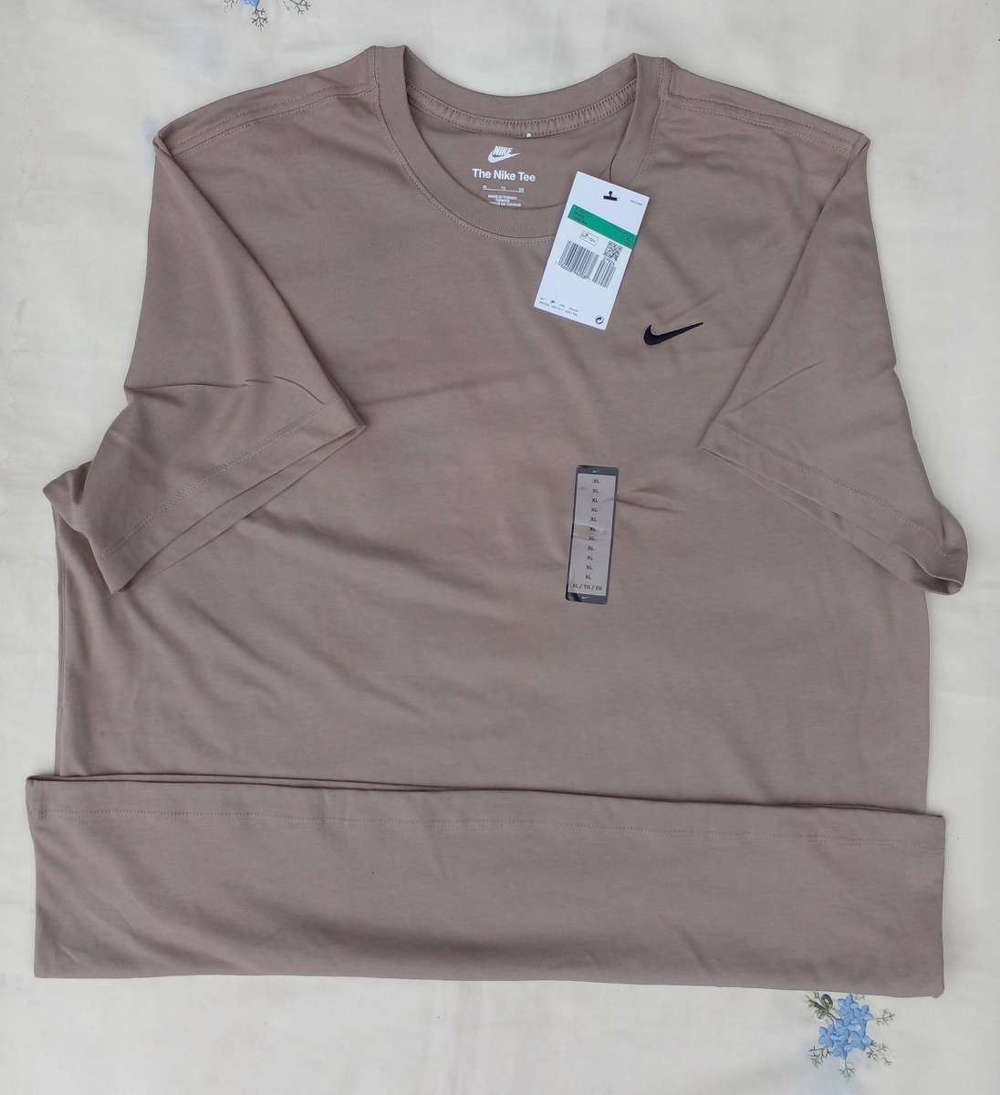 Nike classic essential T-shirt XL - Mens Cotton Casual Tee