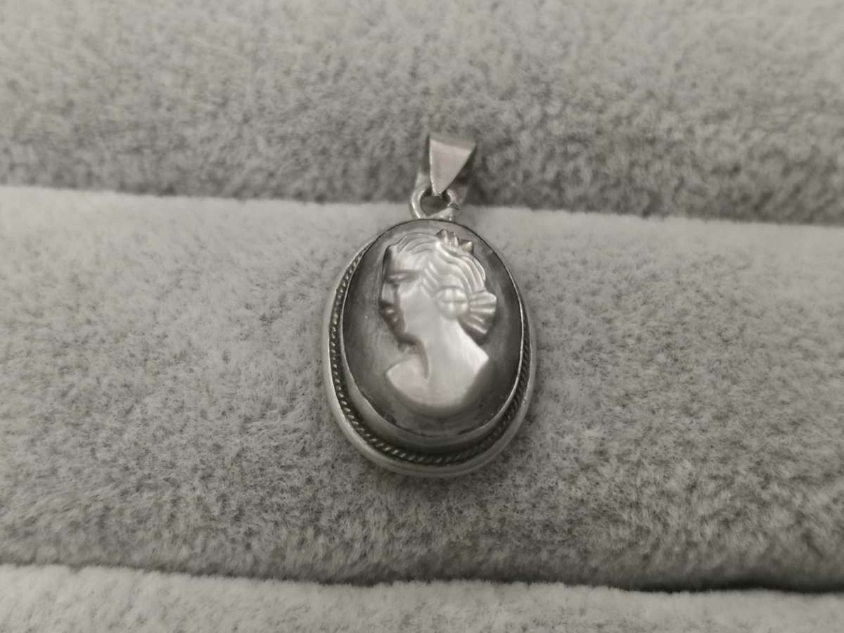925Silver: Cameo Pendant - Size 15x18mm