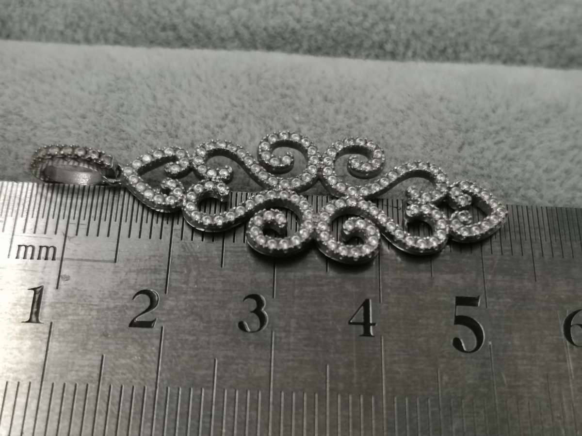 925Silver: Dazzling Pendant - Multiple CZ - Size 40x15mm