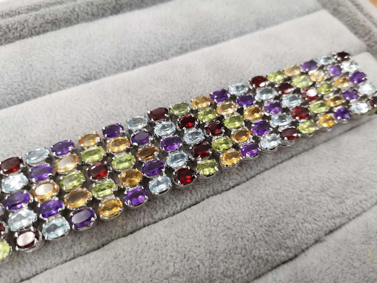 Sterling Silver: Bracelet Decorated with Multiple Semi-Precious Stones - Size 18.5cm/2.5cm