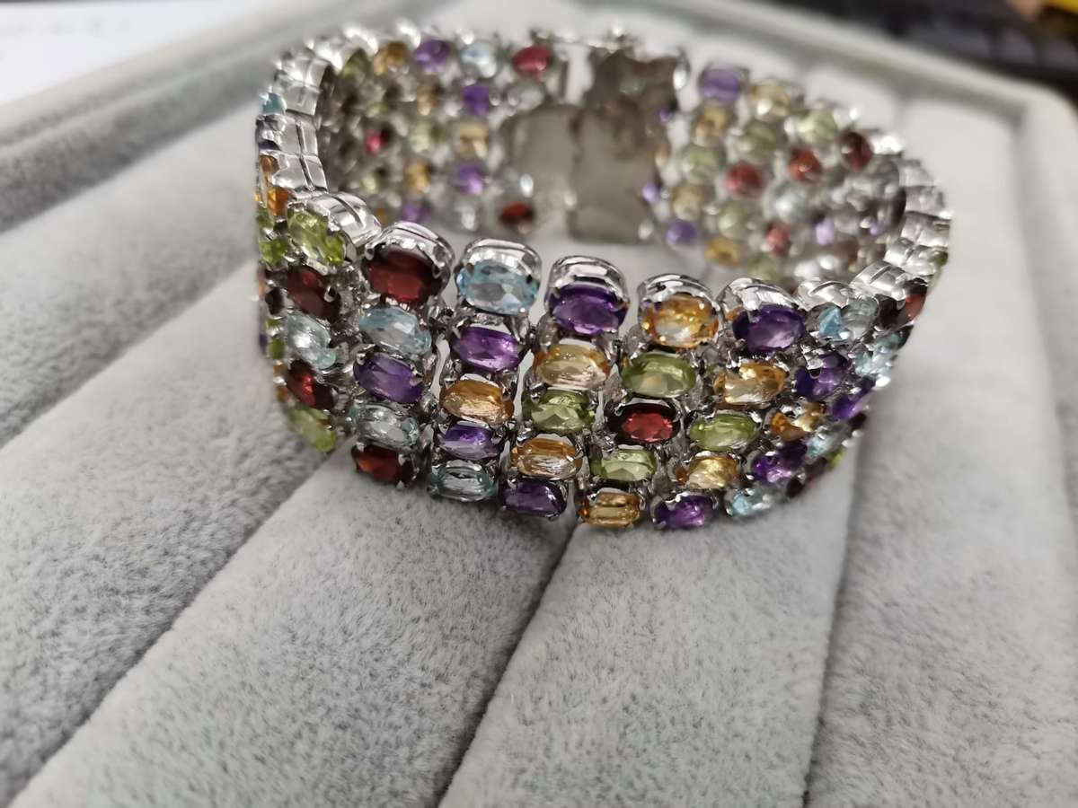Sterling Silver: Bracelet Decorated with Multiple Semi-Precious Stones - Size 18.5cm/2.5cm