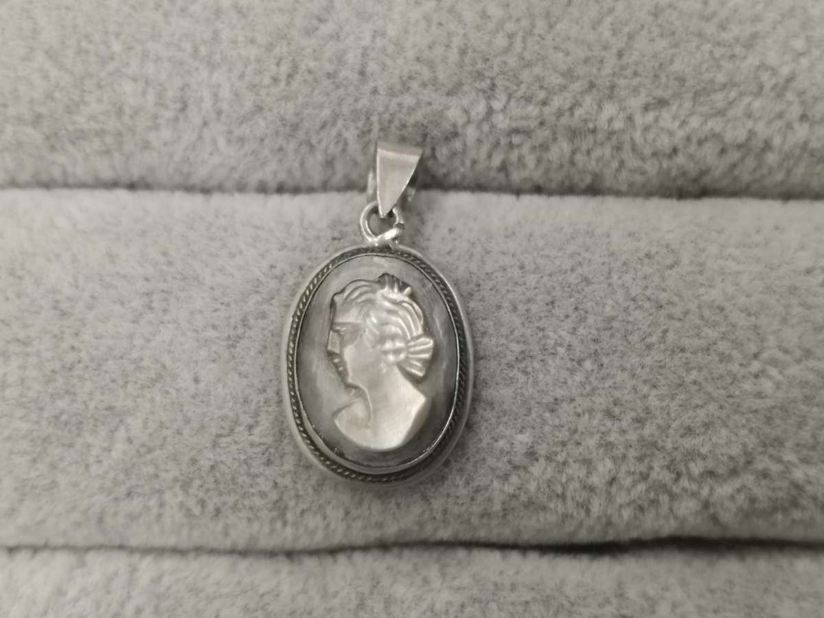 925Silver: Cameo Pendant - Size 15x18mm