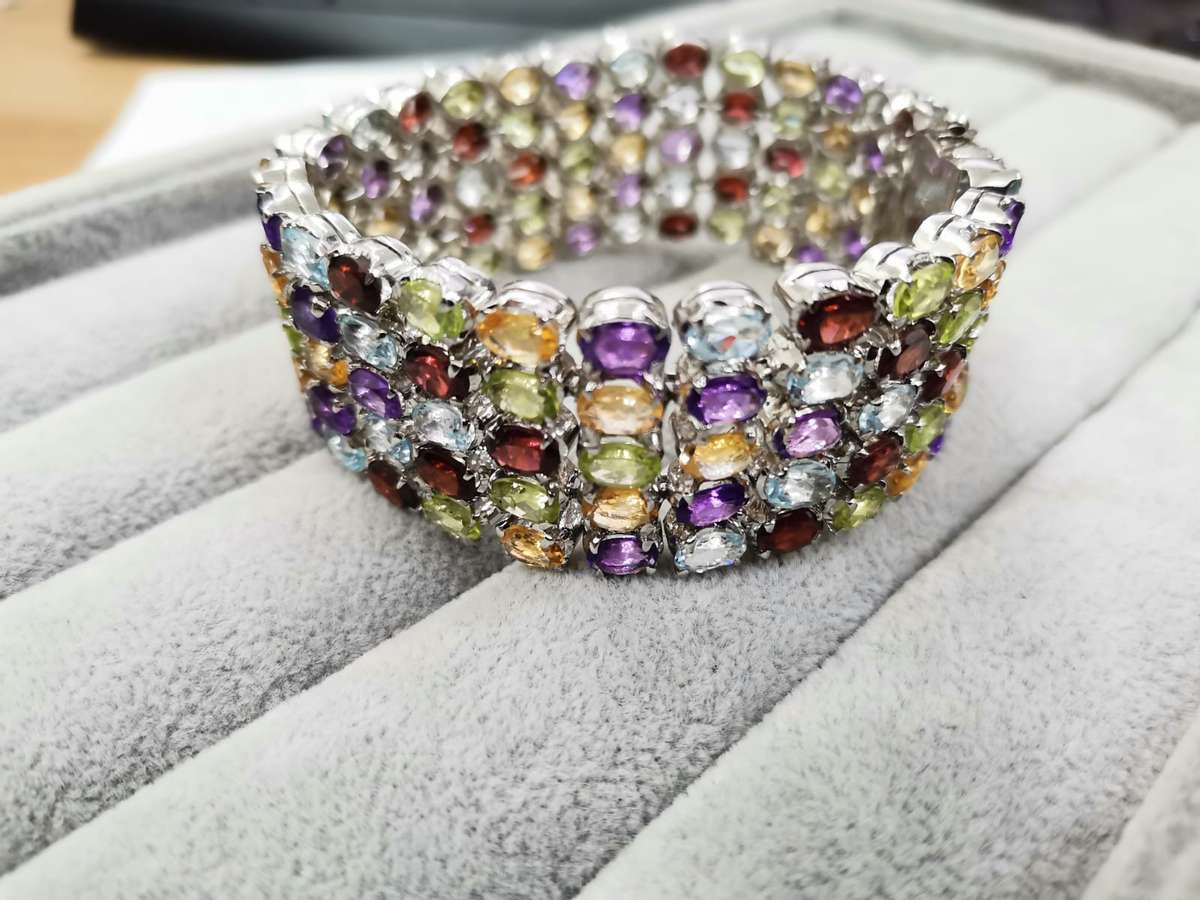 Sterling Silver: Bracelet Decorated with Multiple Semi-Precious Stones - Size 18.5cm/2.5cm