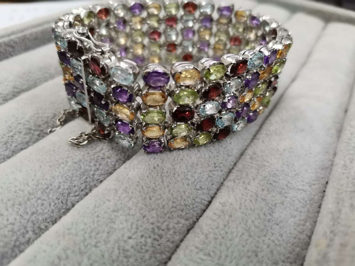 Sterling Silver: Bracelet Decorated with Multiple Semi-Precious Stones - Size 18.5cm/2.5cm