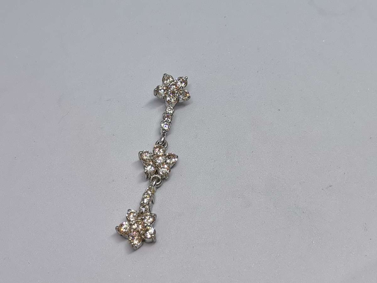 Silver Dangling Flower Pendant