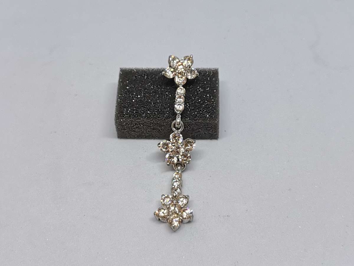 Silver Dangling Flower Pendant