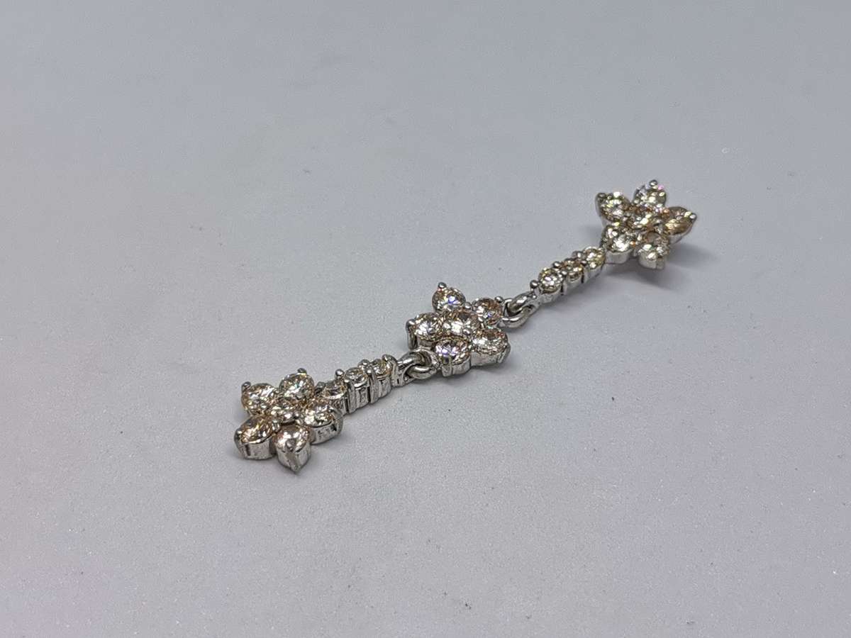 Silver Dangling Flower Pendant