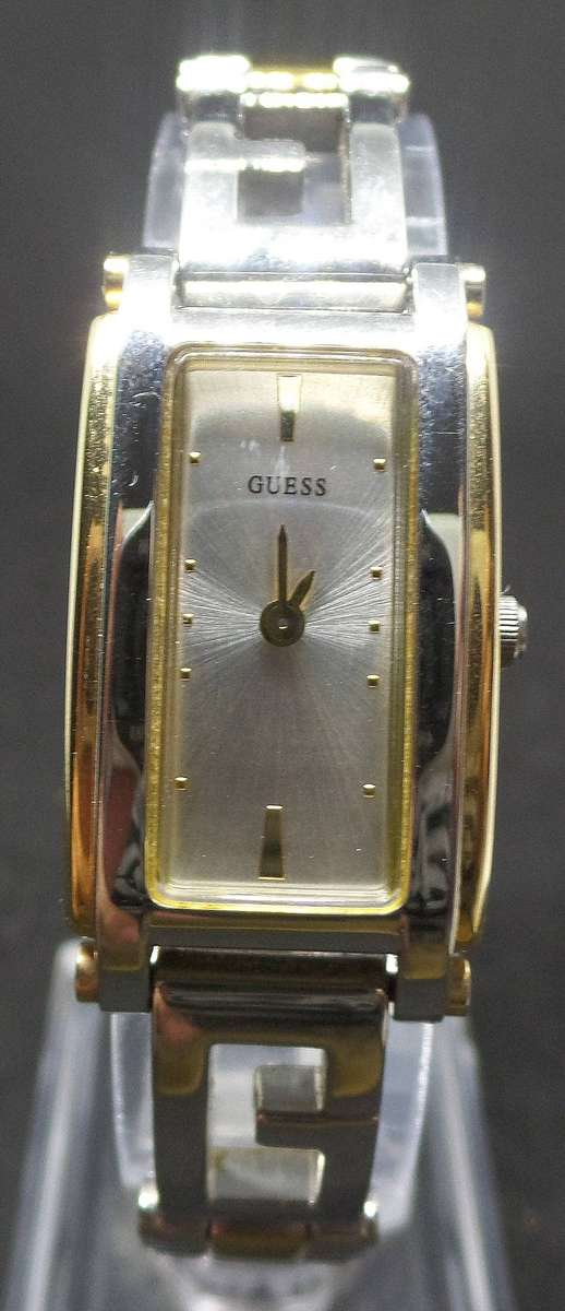 *R1 Auction* GUESS Quartz lady's watch