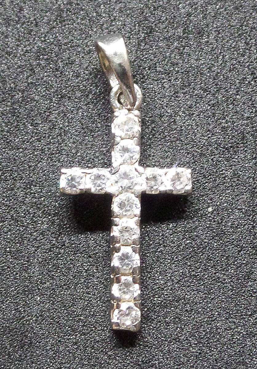 *R1 Auction* Petite Silver Cross Pendant - Size 25x10mm