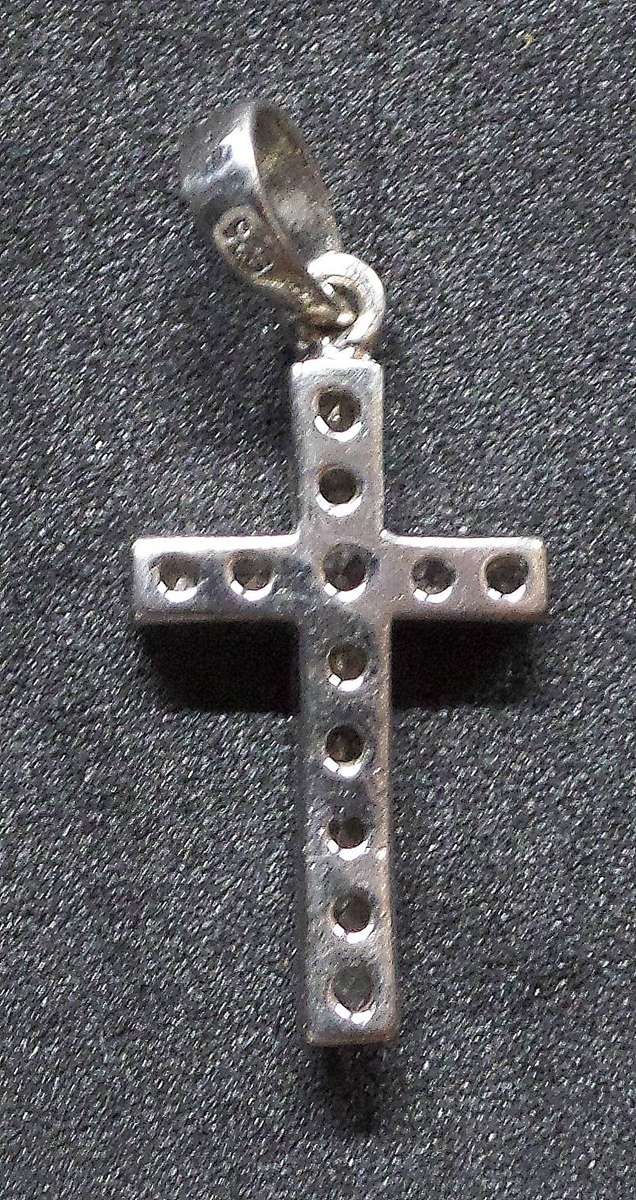 *R1 Auction* Petite Silver Cross Pendant - Size 25x10mm