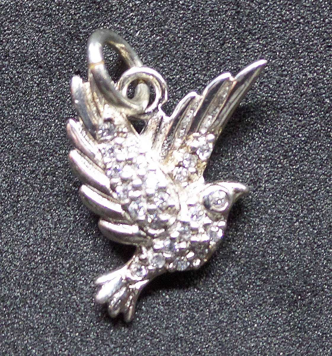 *R1 Auction* Dazzling Dove pendant