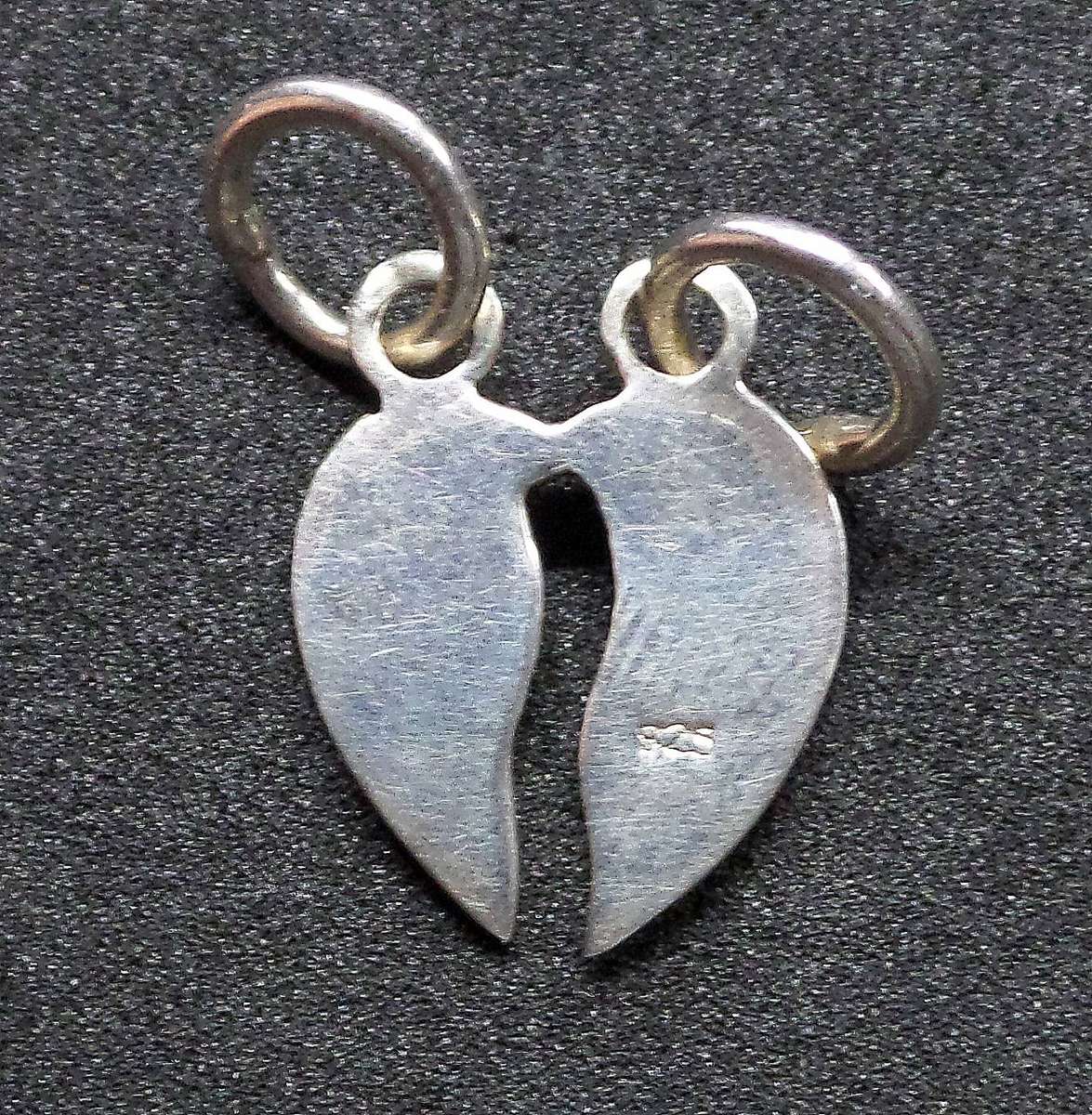 *R1 Auction* Silver heart pendant