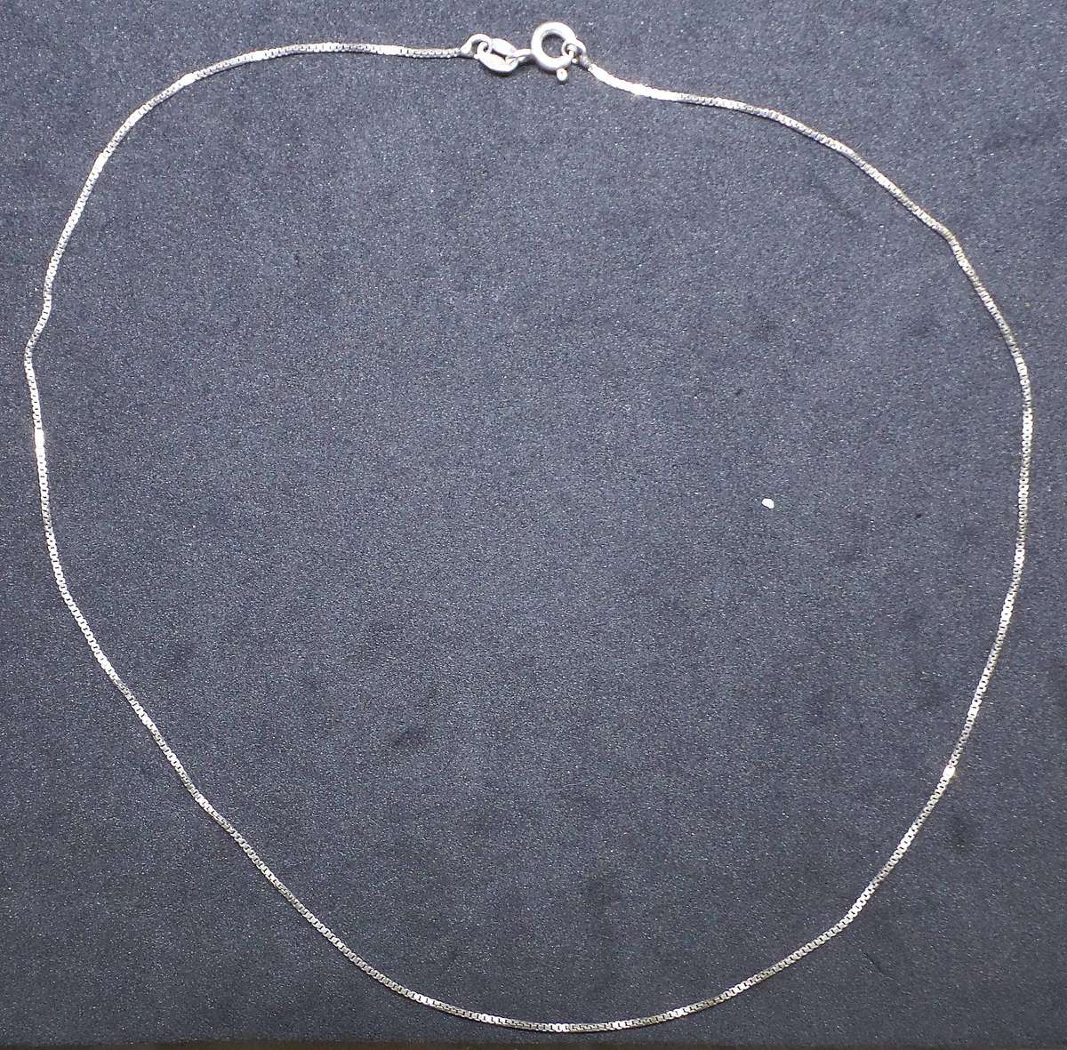 *R1 Auction* Thin Silver Box Chain - Size 41cm