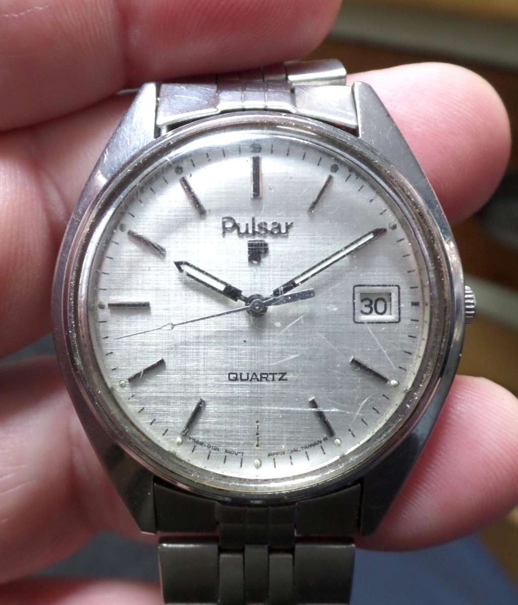 *R1 Auction* 1980's Pulsar Quartz(Y562-812L) gent's watch - Nice condition