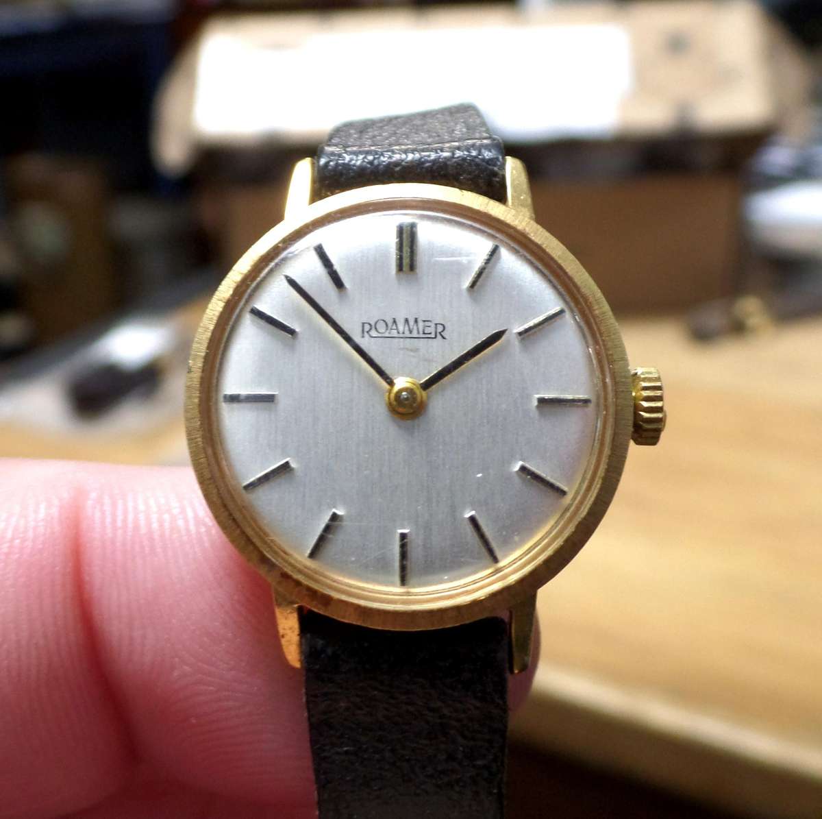 *R1 Auction* ROAMER manual wind lady's watch