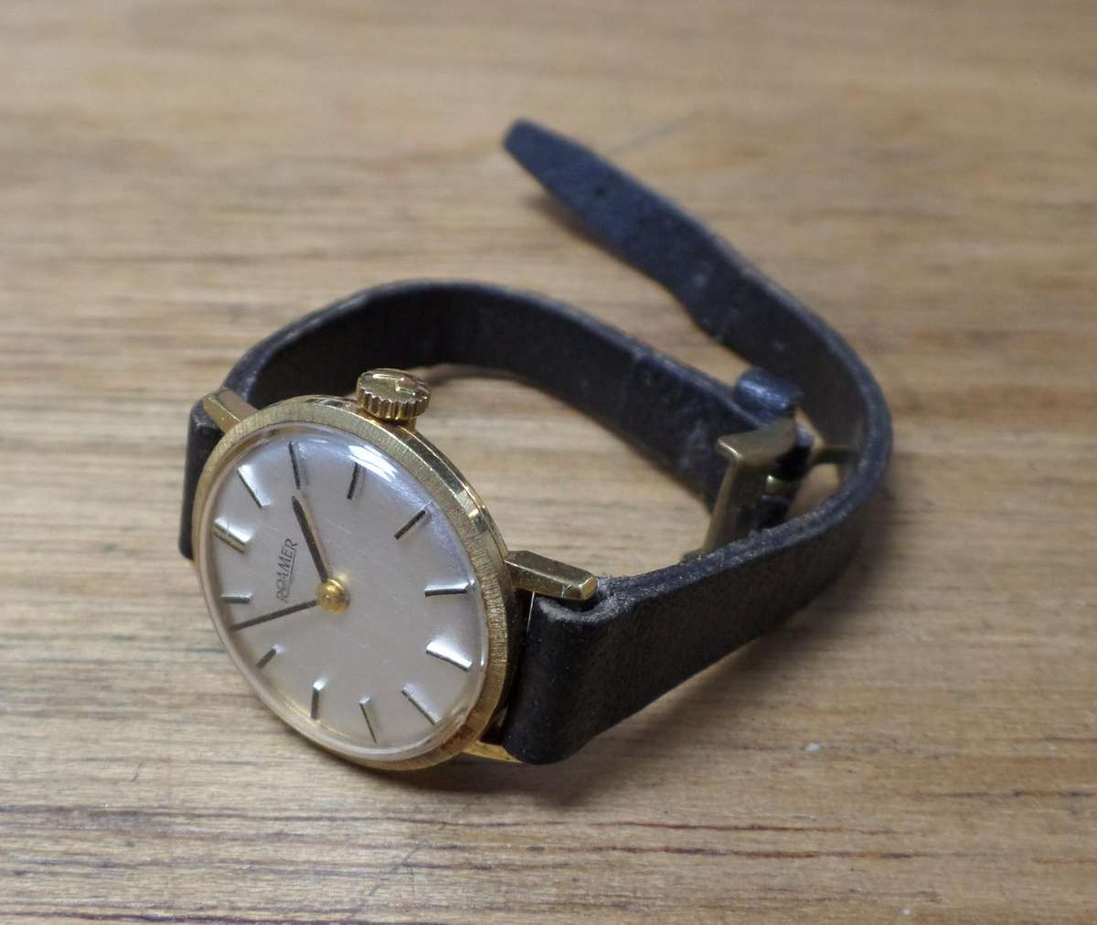 *R1 Auction* ROAMER manual wind lady's watch