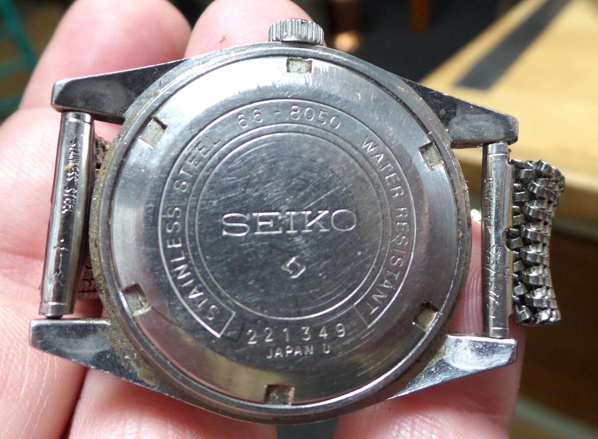 1982 Seiko 17 Jewel Mens Watch - For Restoration/Partly Working