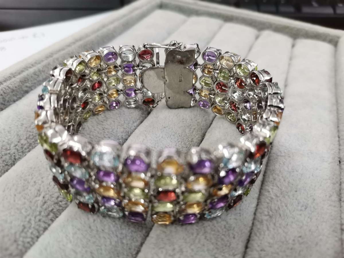 Sterling Silver: Bracelet Decorated with Multiple Semi-Precious Stones - Size 18.5cm/2.5cm