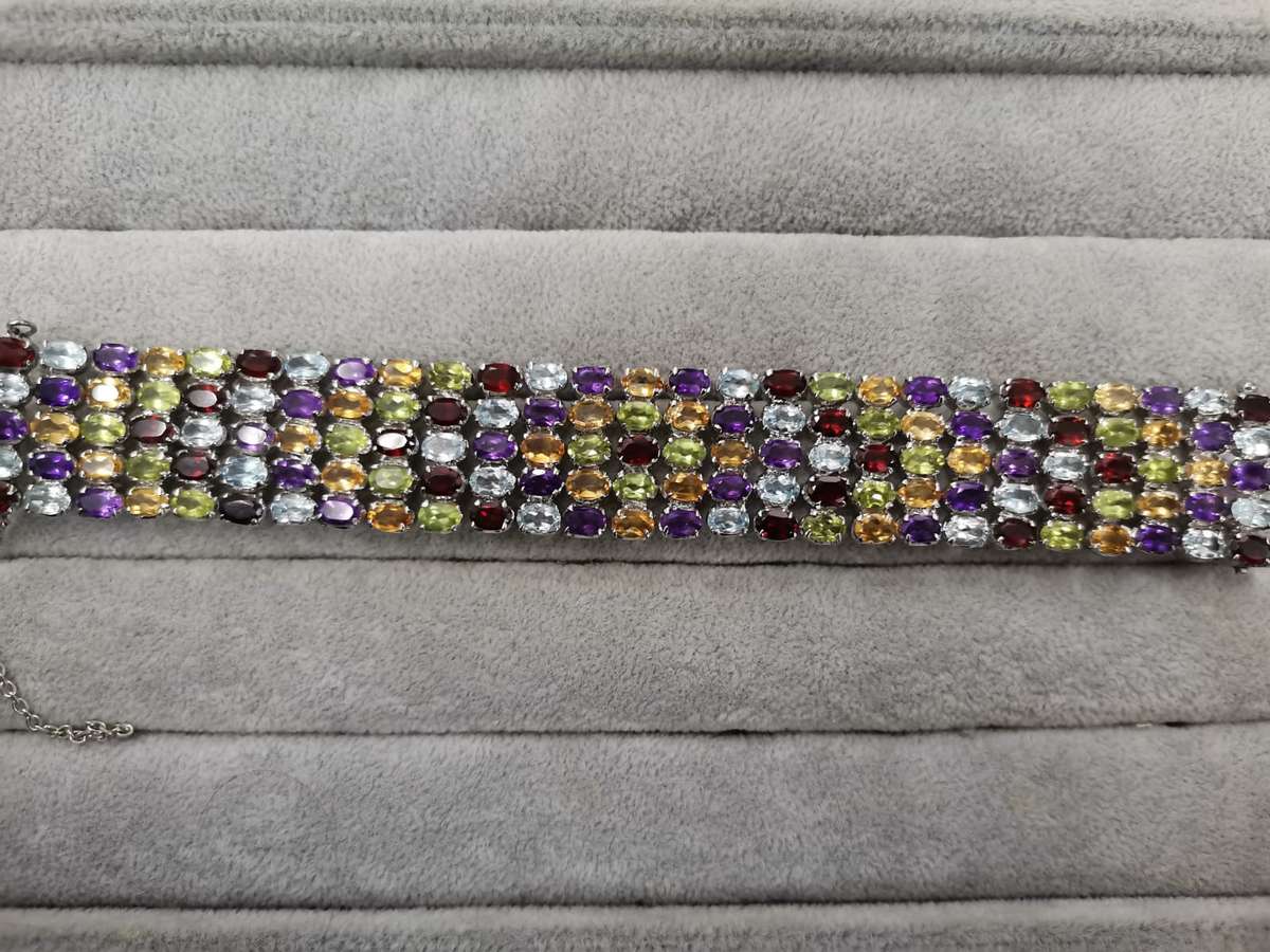 Sterling Silver: Bracelet Decorated with Multiple Semi-Precious Stones - Size 18.5cm/2.5cm