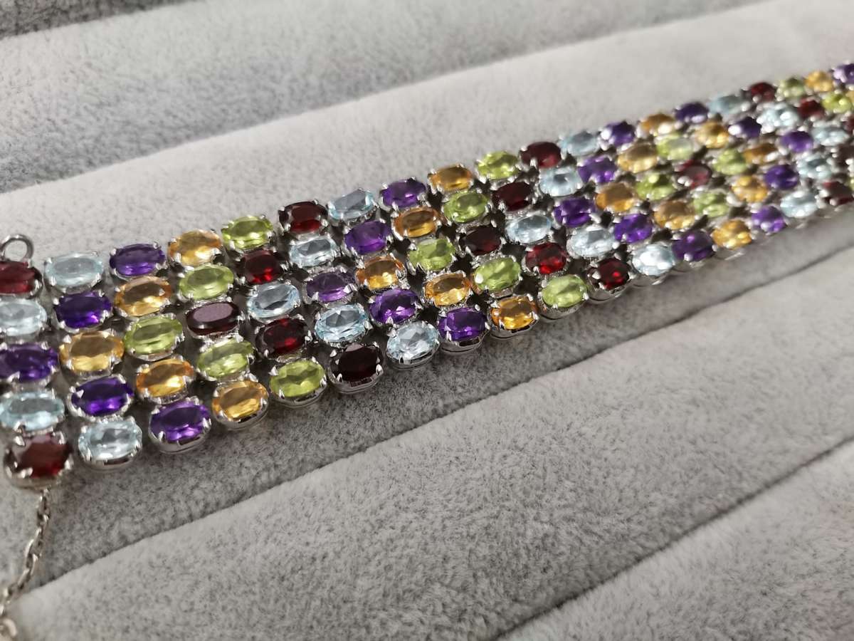 Sterling Silver: Bracelet Decorated with Multiple Semi-Precious Stones - Size 18.5cm/2.5cm