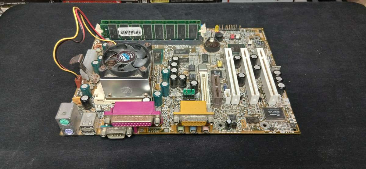 Gigabyte GA-6WMMC7 motherboard