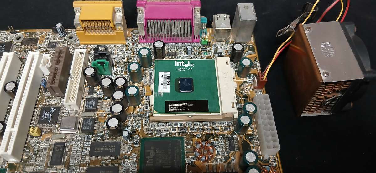 Gigabyte GA-6WMMC7 motherboard