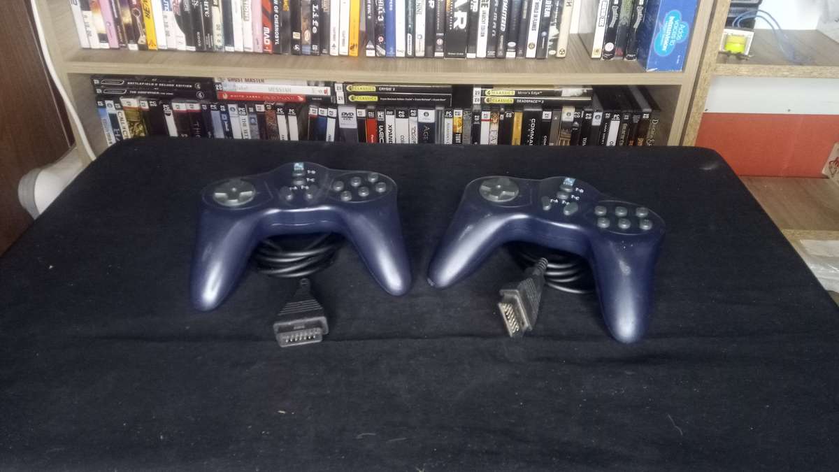 2 x A4 Tech 6 Button [DB15] Controller