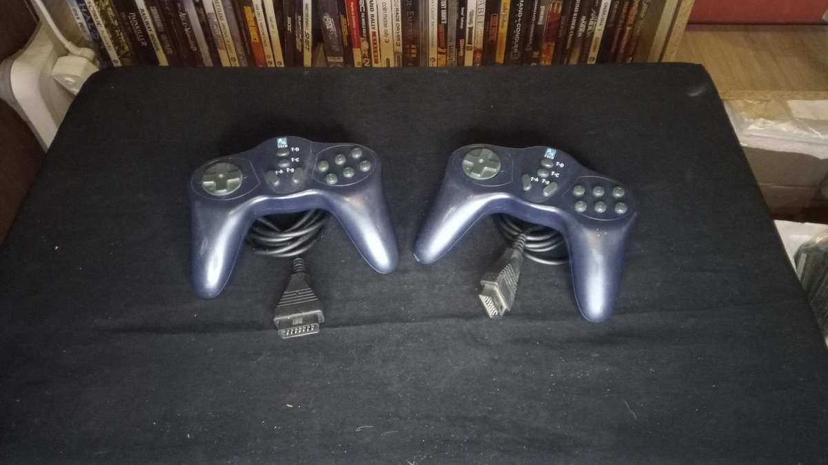 2 x A4 Tech 6 Button [DB15] Controller
