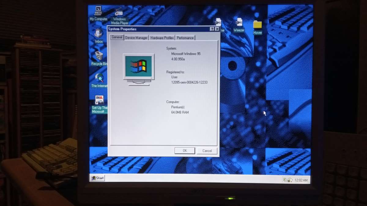 Intel Pentium 120MHz computer